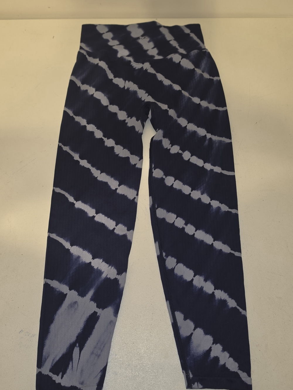 PINK Victoria's Secret Navy and White Tie-Dye Leggings